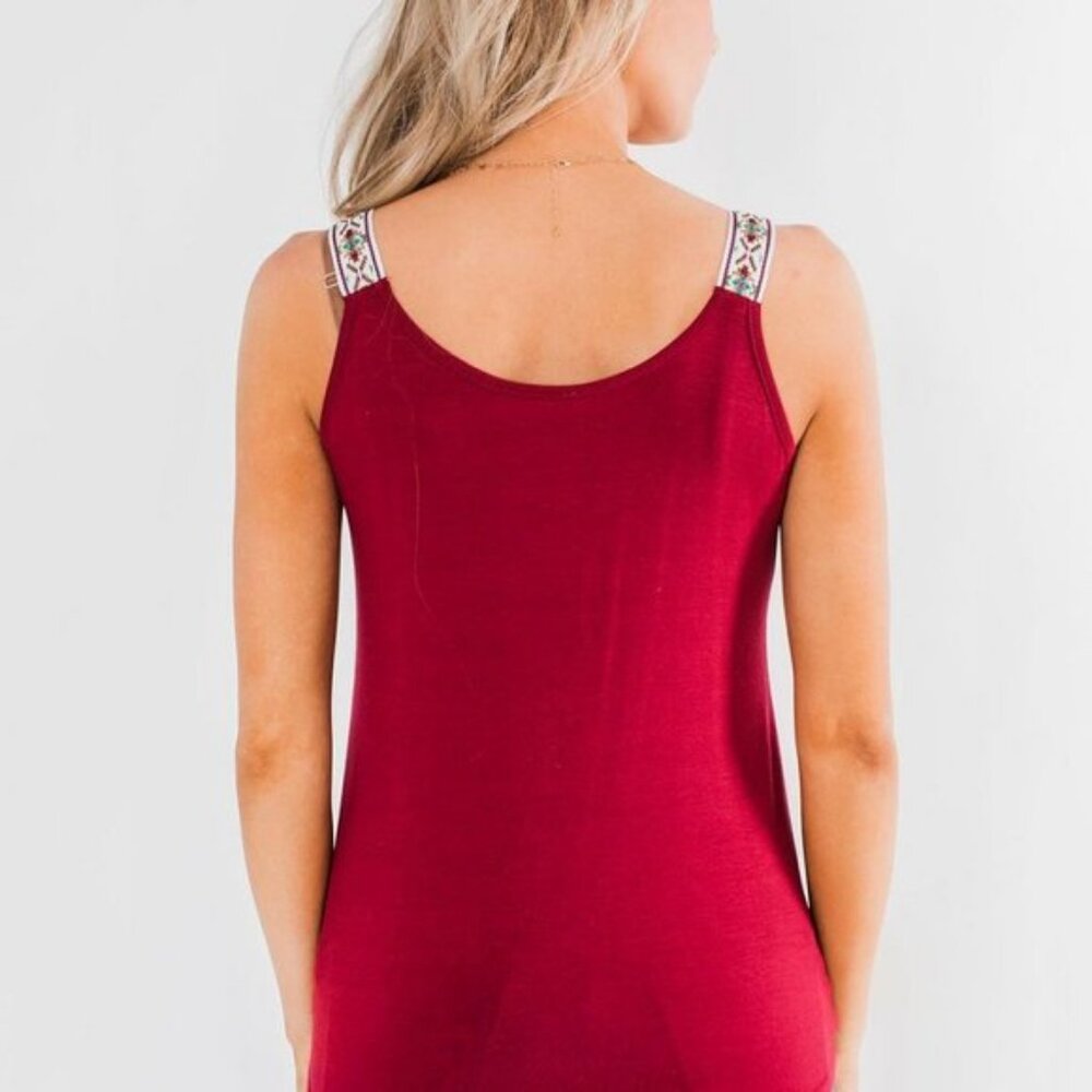 Dreamkue Women's Dark Red Twist Hem Embroidered Straps Tank Top Size Small - Picture 4 of 5